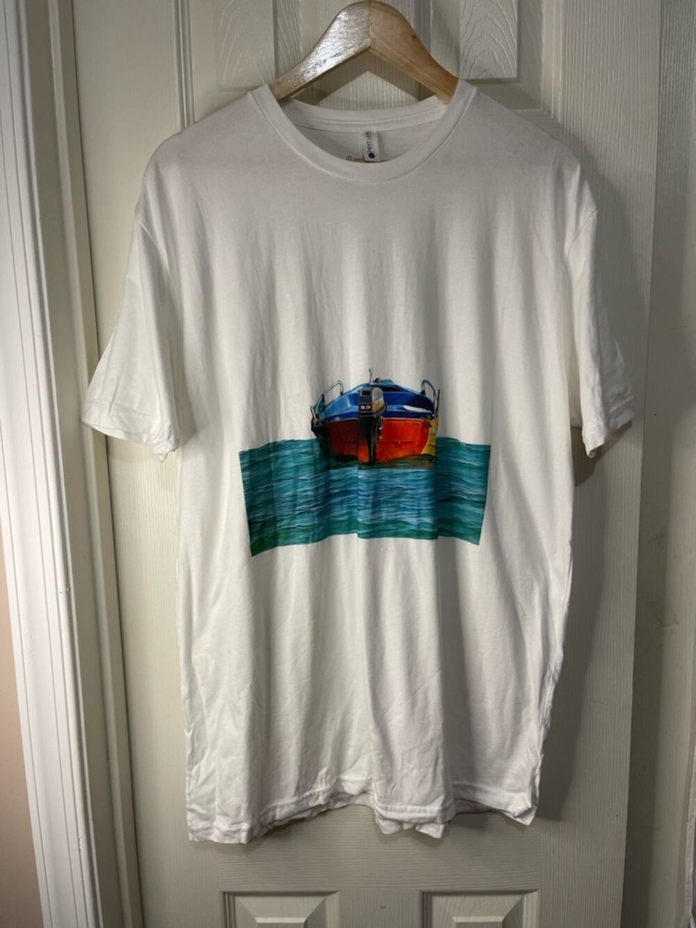 White Boat Men’s Graphic T-Shirt size XL